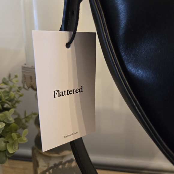 Flattered Irma Shoulder Bag – Black Leather NWT - Picture 5 of 7